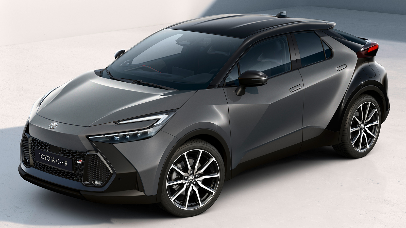 Toyota: Ανανεωμένη γκάμα στο C-HR - Υβριδικό με 140 PS και σε GR Sport